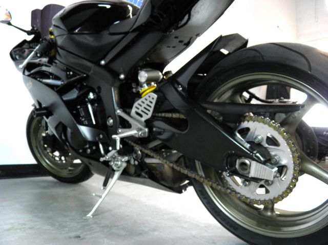YAMAHA YZF-R6 RAVEN 2008 photo 5