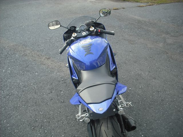 YAMAHA YZF R6 2008 photo 2